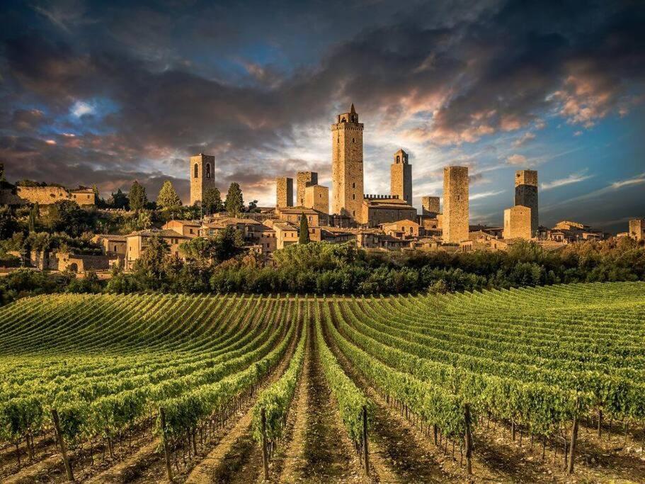 Lovely 2 Bedroom In San Gimignano Historic Center Kültér fotó