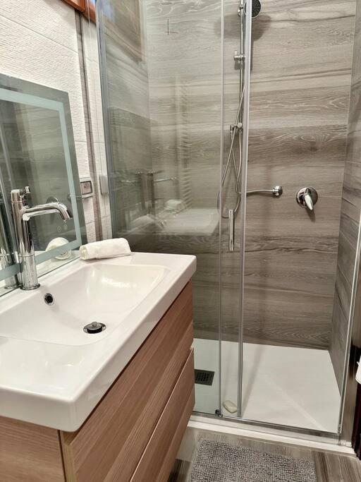Lovely 2 Bedroom In San Gimignano Historic Center Kültér fotó
