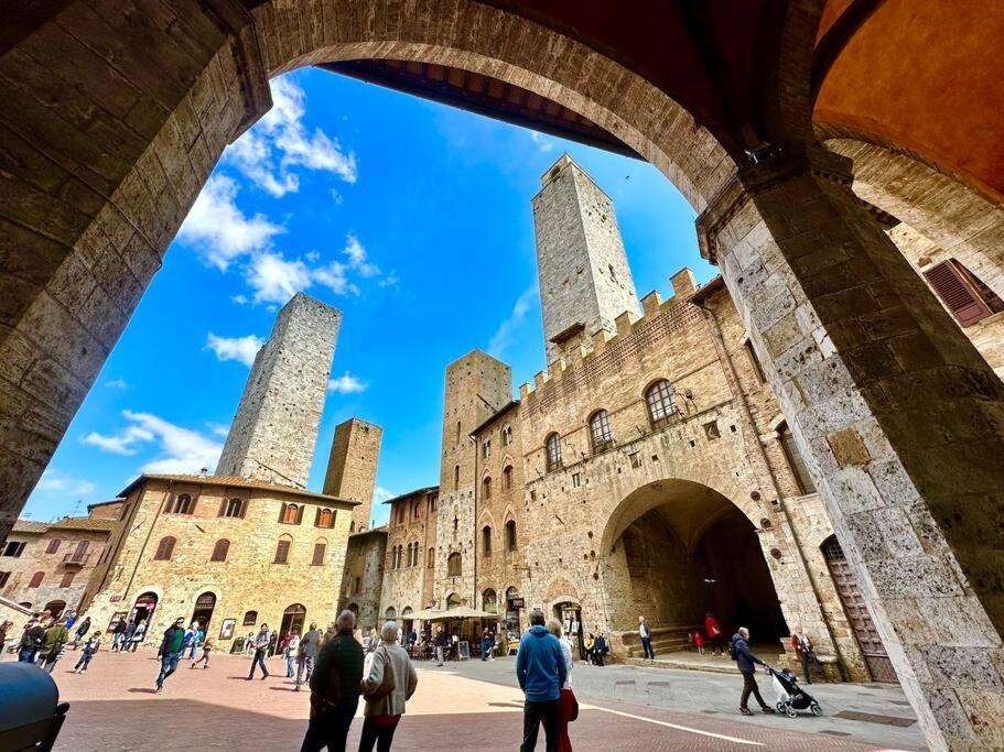 Lovely 2 Bedroom In San Gimignano Historic Center Kültér fotó