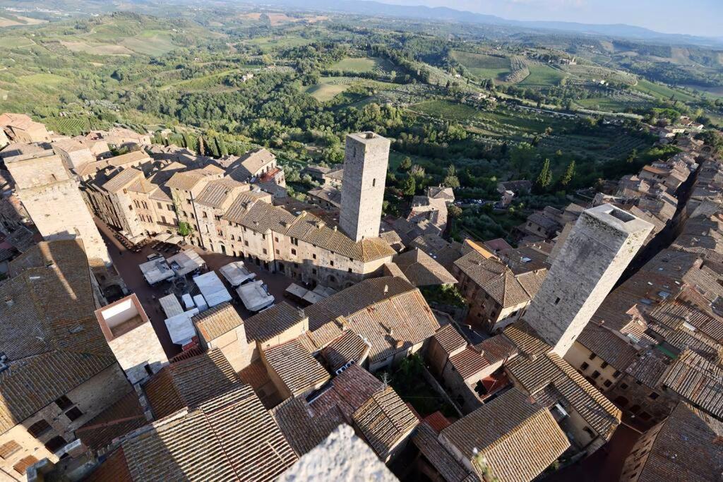 Lovely 2 Bedroom In San Gimignano Historic Center Kültér fotó