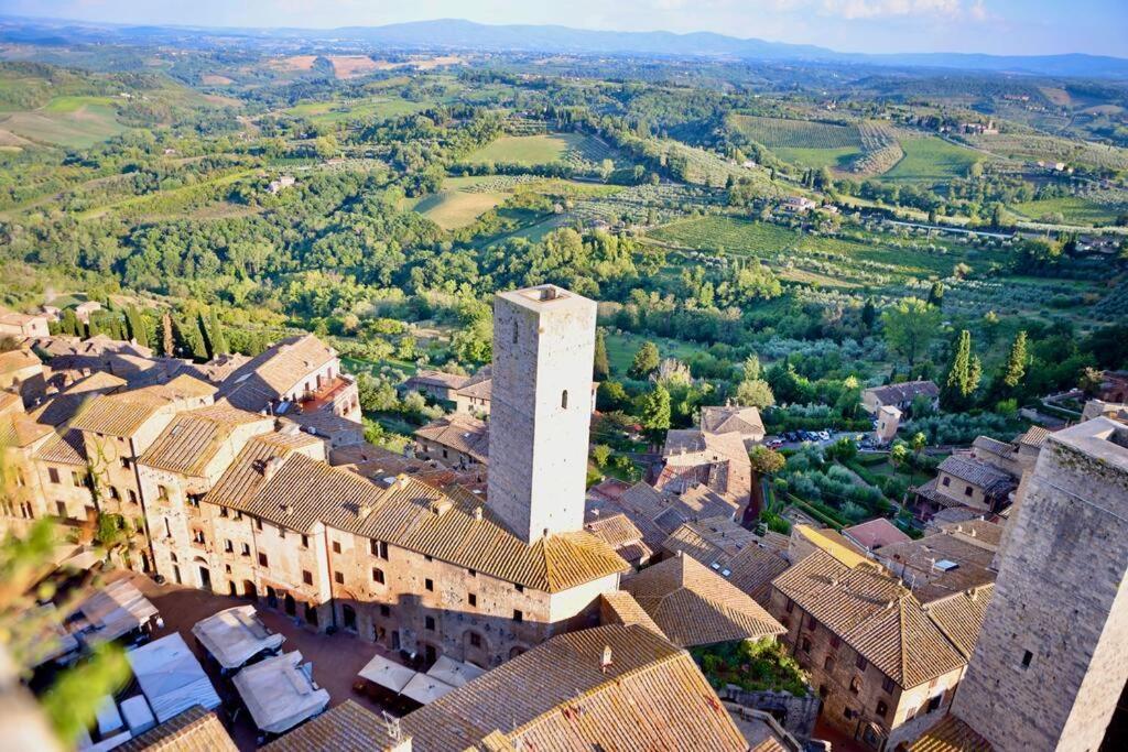 Lovely 2 Bedroom In San Gimignano Historic Center Kültér fotó
